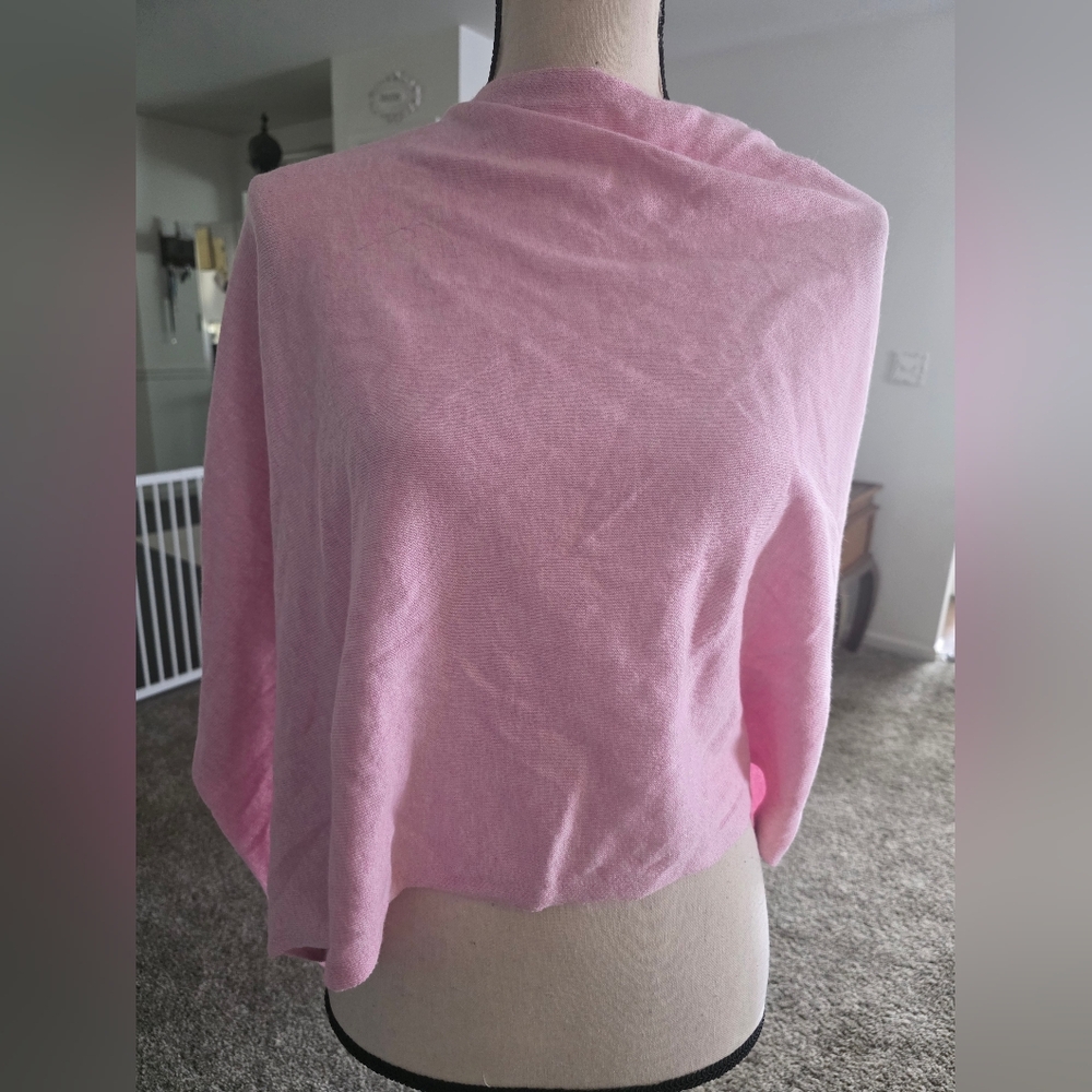 Women's Crew Neck Sweater in Soft Pink